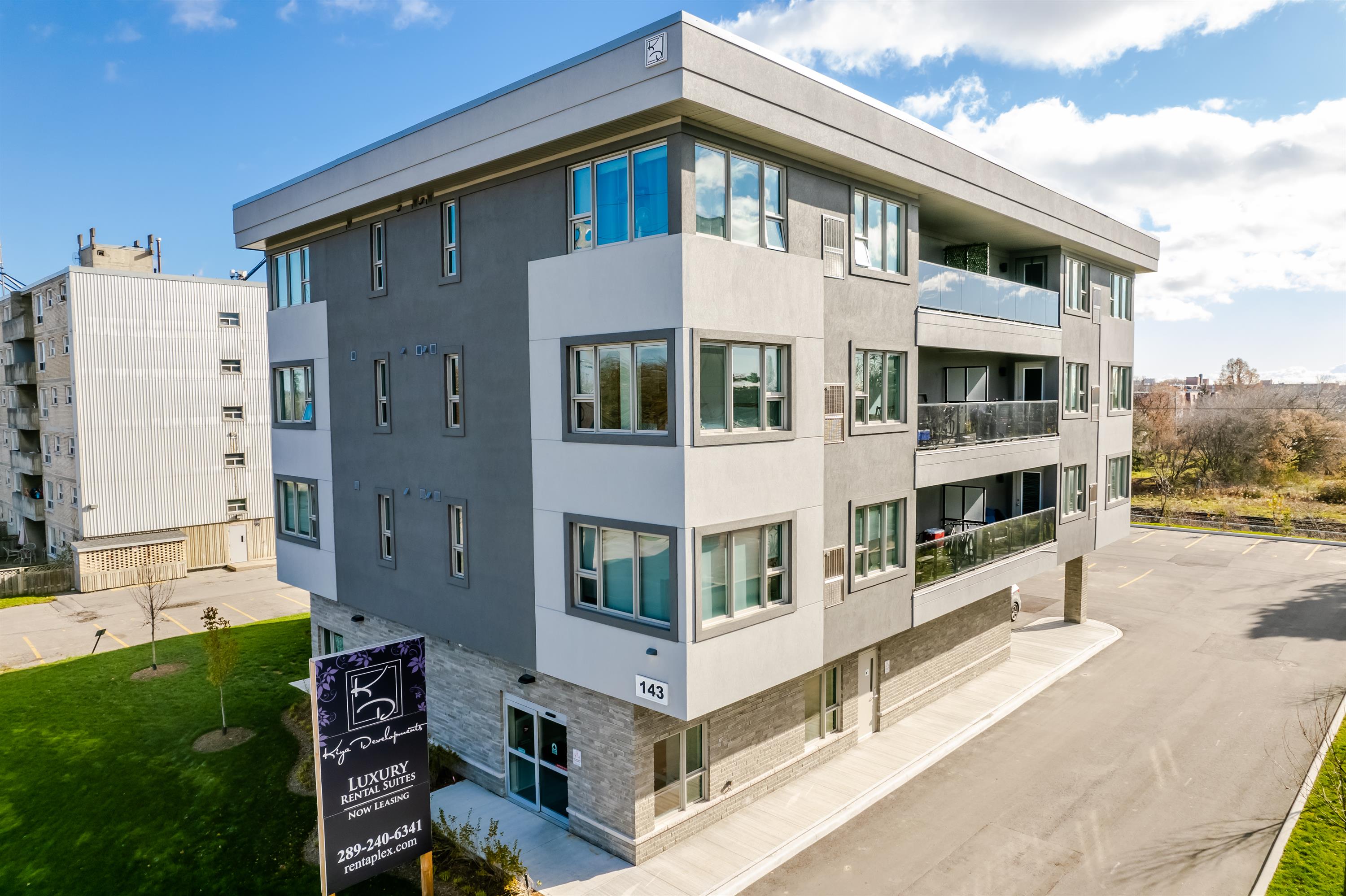 143 Bloor St, 203
